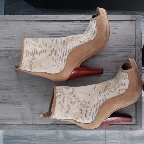 Ugg Collection Heels Women - Picture 2 of 13